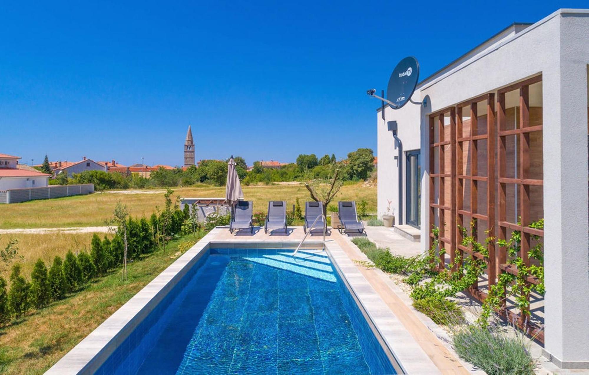 Villa Lily Galižana Exteriör bild